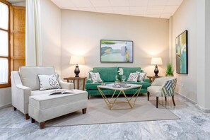 Apartment (3 Bedrooms) | Living area - Elegant Stay Plaza de las Tendillas II (Córdoba)