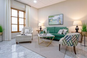 อพาร์ทเมนท์ (3 Bedrooms) | บริเวณนั่งเล่น