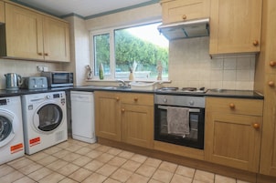 Dishwasher, cookware/dishes/utensils