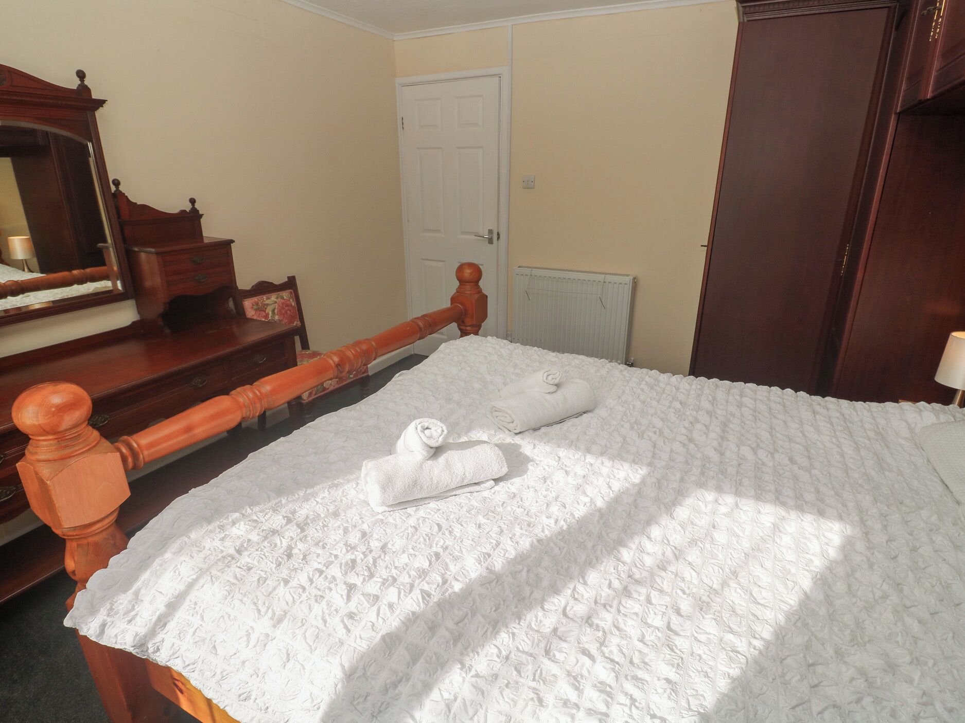 4 phòng ngủ, trang trí khác biệt 