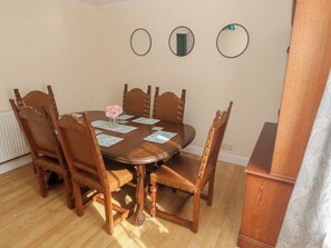 Dining - 28 Guildford Road (Hayle)