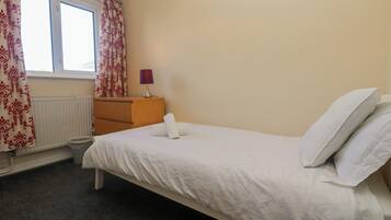 4 bedrooms, individually decorated, individually furnished, free WiFi