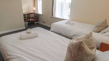 4 dormitoris, decoració individual i mobiliari individual