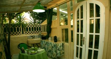 GREEN ROOM OF ARTISTS