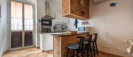 Microwave, oven
