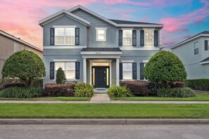 Exterior - 6BR getaway w/ pool & outdoor space (Kissimmee)
