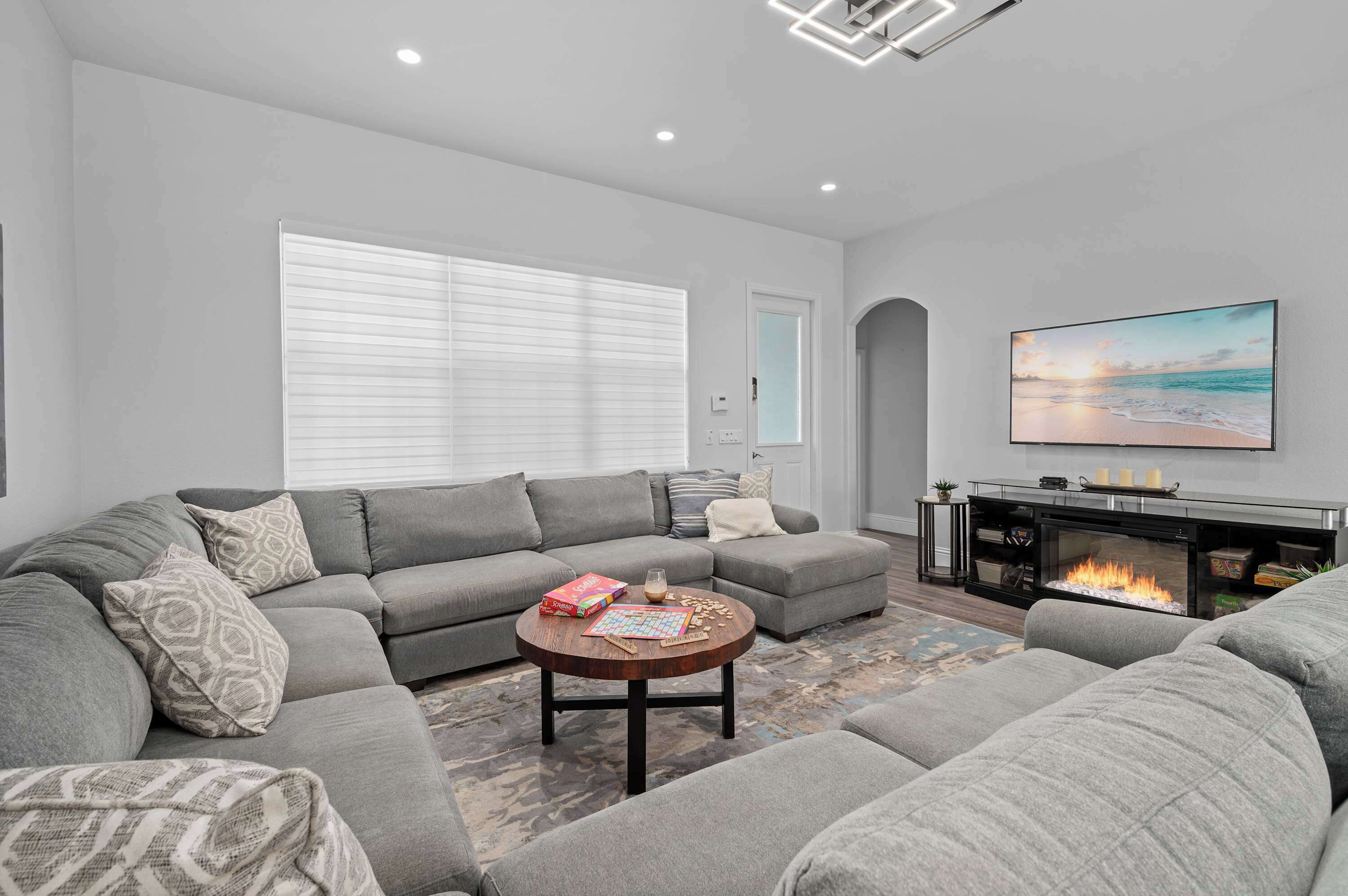 Televisión y oficina 