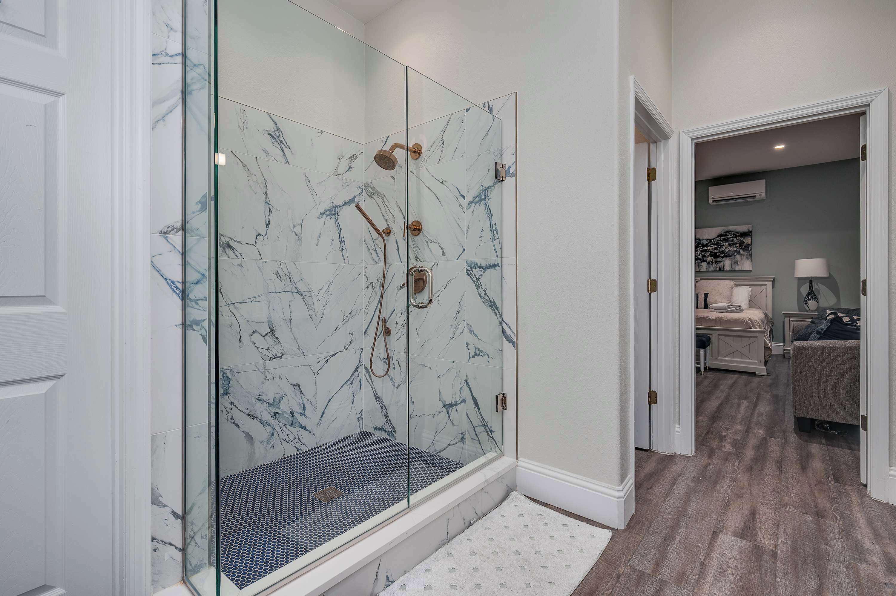 Shower, hair dryer, towels