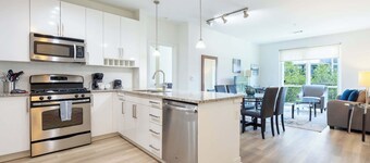 Luxury Apt Downtown Near Restaurants