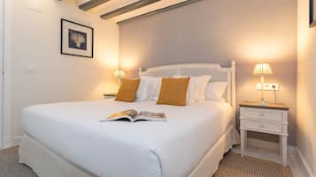 Apartment (2 Bedrooms) | 2 bilik tidur, seterika/papan seterika, Wi-fi percuma, cadar katil