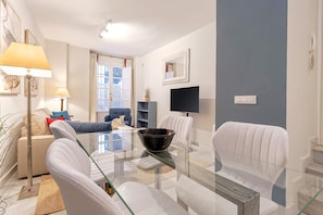 Appartement (2 Bedrooms) | Coin séjour