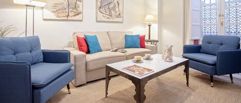 Apartment (2 Bedrooms) | Living area