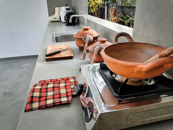 Deluxe Villa, Non Smoking | Private kitchen