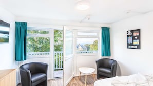 Desk, WiFi - Seaview Double Room (Ilfracombe)