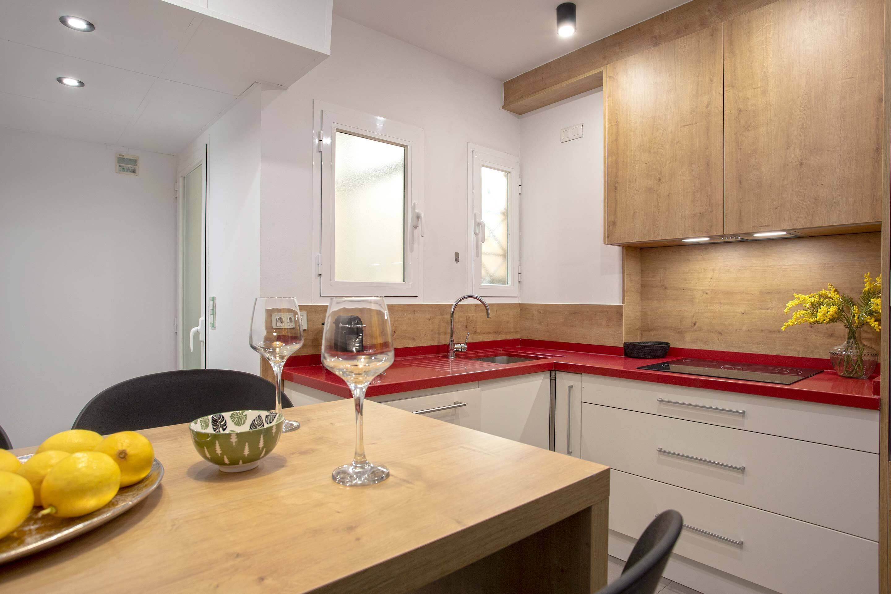 Apartment (4 Bedrooms) | Private kitchen | Fridge, microwave, oven, stovetop