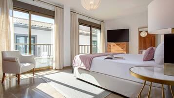 4 bedrooms, iron/ironing board, free WiFi, bed sheets