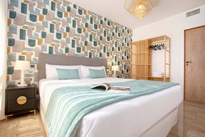 4 bedrooms, iron/ironing board, bed sheets