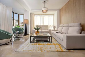 Interior - Luxury Apartment in City Center. Puerta Real II (Granada)