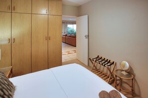 Casa família, sacada, vista para a lagoa | Escrivaninha, espaço de trabalho para notebook