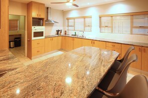 Family House, Balcony, Lagoon View | Private kitchen