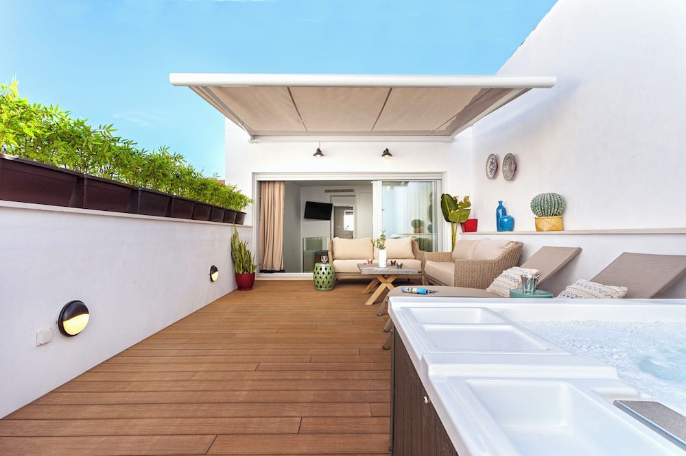 Marvelous 2-bedroom Apartment With Terrace in Triana. Castilla II