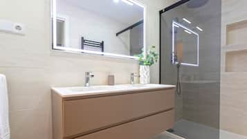 Lejlighed (2 Bedrooms) | Badeværelse | Bruser
