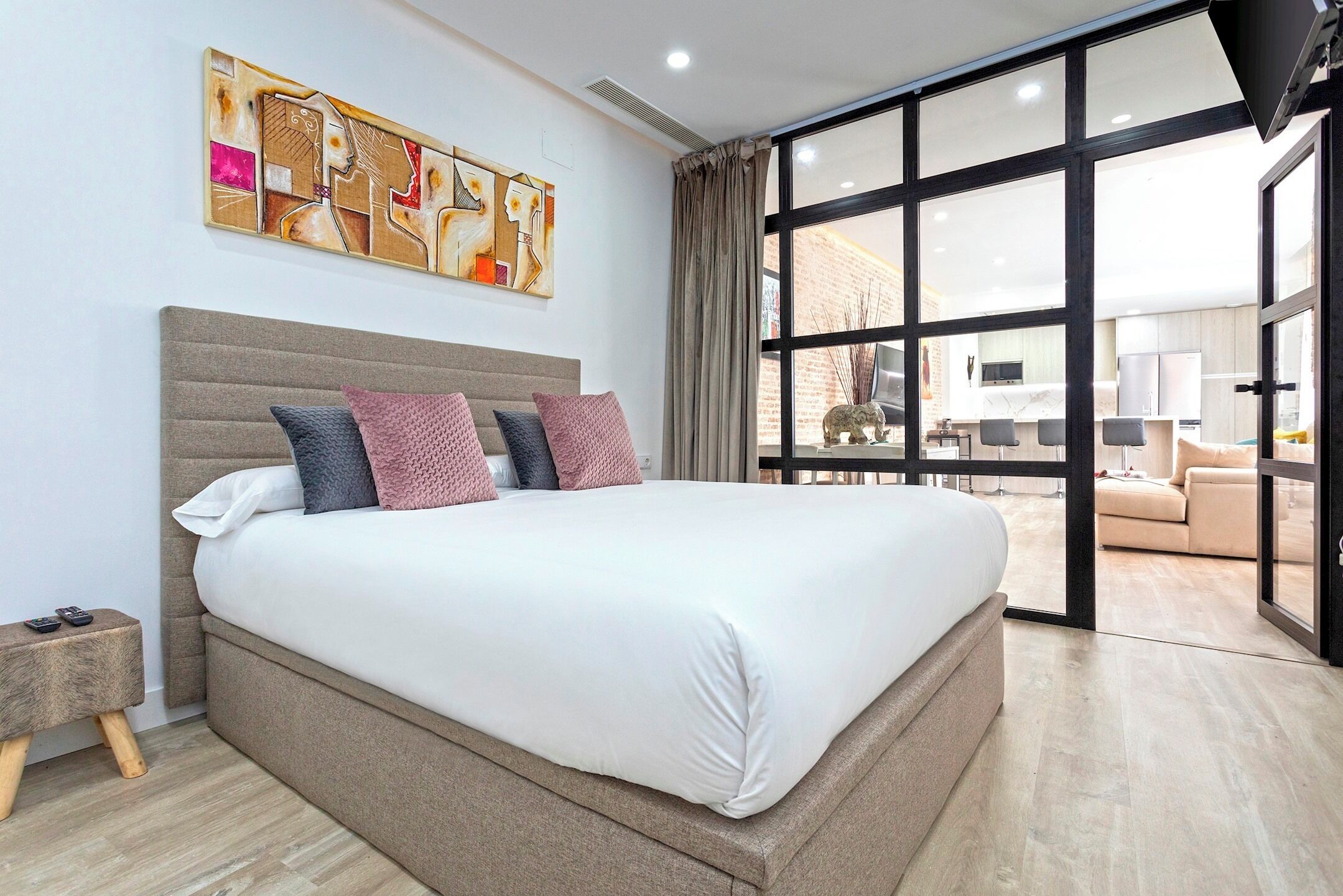 2 bedrooms, iron/ironing board, free WiFi, bed sheets