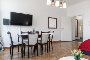 Interior - Lovely 2BR Apt Near Downtown  (Vienna)