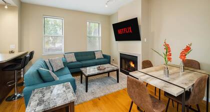 Spacious 4BR Soulard Duplex - 2 Kitchens - Patio - Parking - Walk to Market