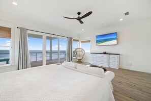 8 bedrooms, iron/ironing board, free WiFi, bed sheets - Tip Sea by Liquid Life (Gulf Shores)