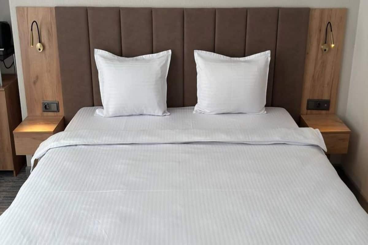 In-room safe, free WiFi