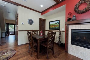 Dining - Heart of Downtown Durango - Updated Condo with Views - AC (Durango)