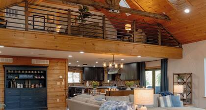 The Compass Retreat - Upper Suite