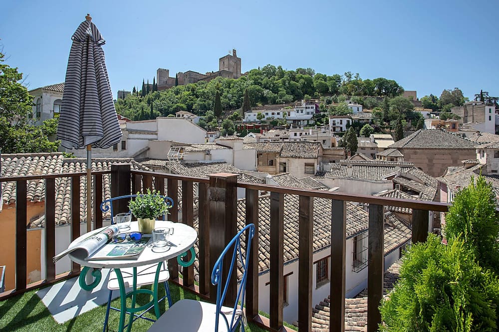 Luxury House in Granada Center. Reyes II