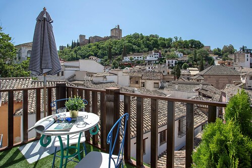 Luxury House in Granada Center. Reyes II