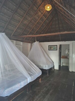 Junior Cabin, Beach View