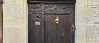 Spacioius holiday home with AC in centre town of medieval Puycelsi