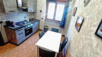 Microonde, forno, piano cottura