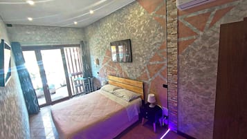 1 camera, Wi-Fi, lenzuola