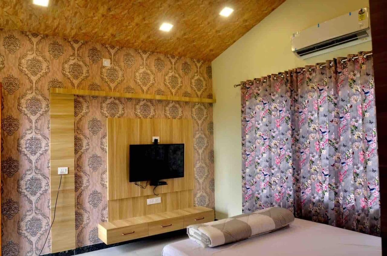 Luxury Room, Balcony, Pool View