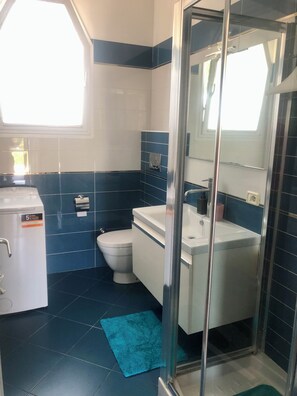 Shower, hair dryer, towels, soap - Your summer retreat a stone's throw from the sea (Cagnes-sur-Mer)