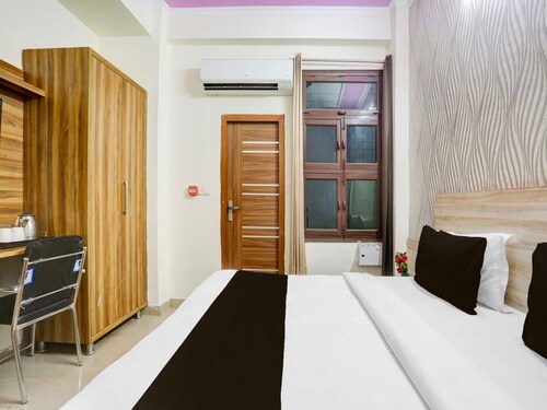 Collection O Sector 4 Gurgaon