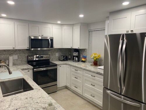 Exceptional 2-Bed, 2-Bath condo in Dania Beach/Hollywood Florida.Seasonal rental