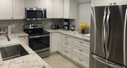 Exceptional 2-Bed, 2-Bath condo in Dania Beach/Hollywood Florida.Seasonal rental