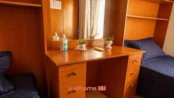 3 slaapkamers, een strijkplank/strijkijzer, wifi, beddengoed
