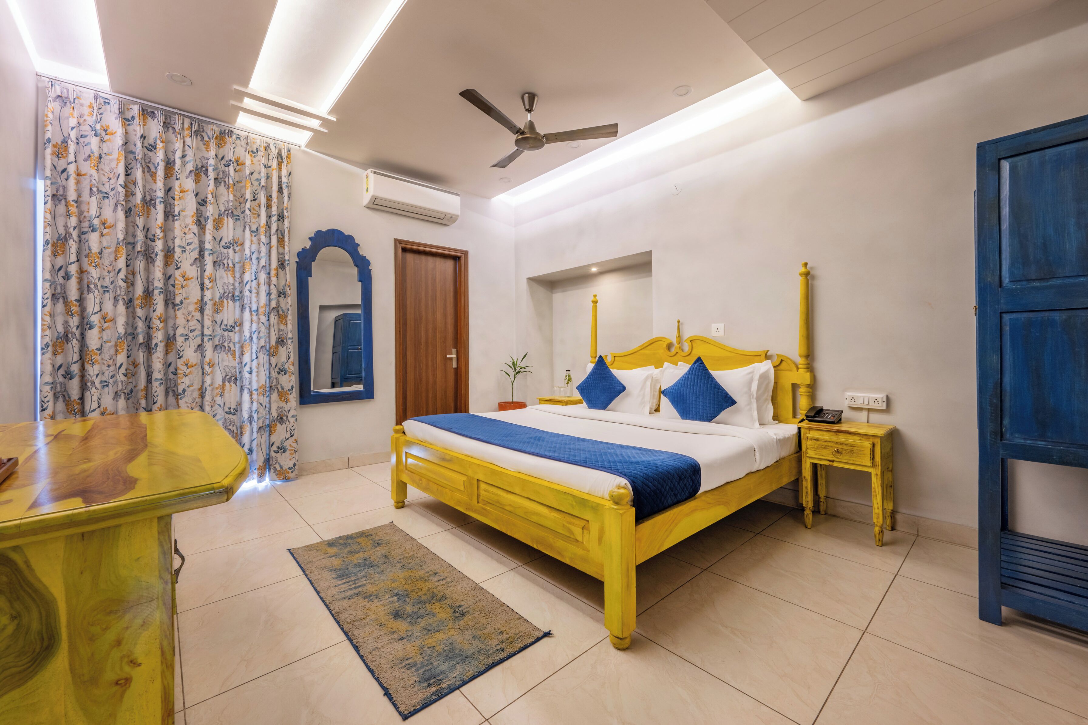 7 bedrooms, iron/ironing board, WiFi, bed sheets