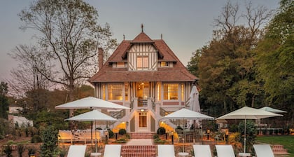 Villa des Rêves: Luxury in Villers, Pool, Jacuzzi & Padel court, close to Deauville