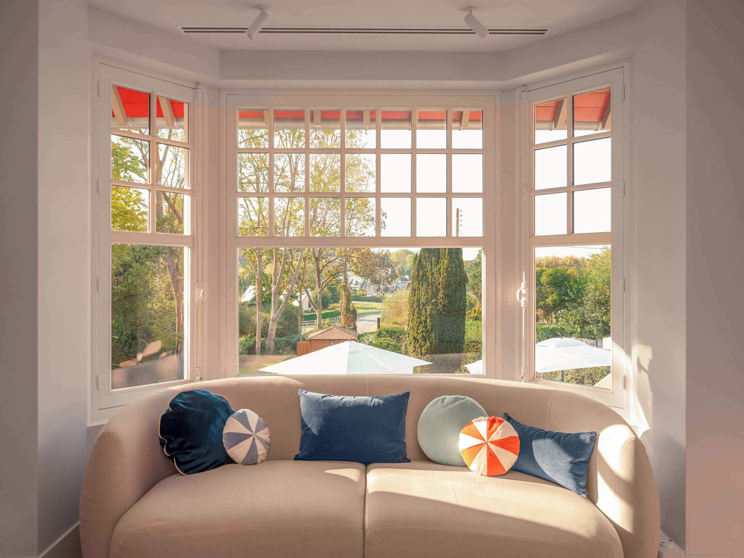 Télévision, cheminée, jeux vidéo, lecteur de DVD