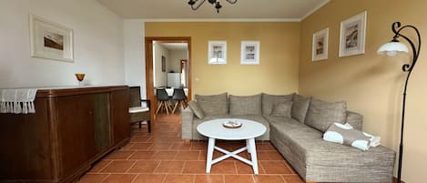 Smart TV, DVD player, ping pong, books