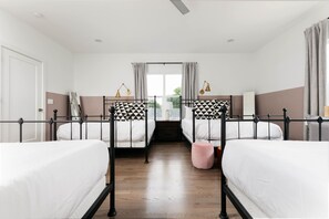 4 bedrooms, desk, iron/ironing board, WiFi